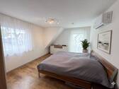 EFH - Schlafzimmer - 9 Zimmer Einfamilienhaus zum Kaufen in Neckarwestheim