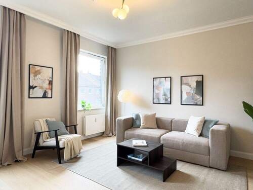 Wohnzimmer - 4 Zimmer Etagenwohnung in Düsseldorf