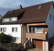 Sehr gepflegtes Ein- Zweifamilienhaus in Lomersheim, Garten, Balkon, Garage,