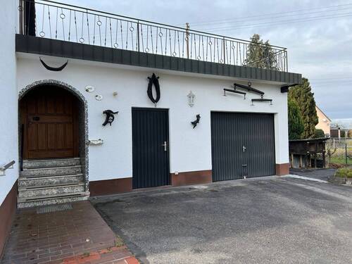 14 Garage mit nebenl. Geräteraum - 