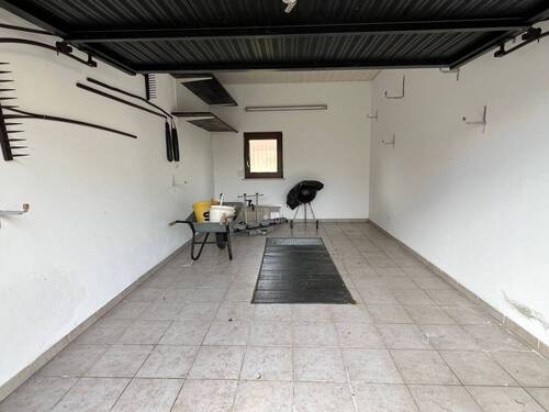 15 Garage mit Grube - 