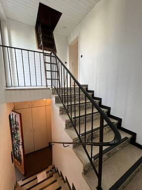 06 Treppenaufgang z. OG - 