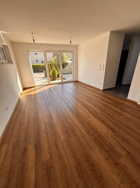 Bild 2 - 4 Zimmer Doppelhaushälfte zur Miete in Aresing
