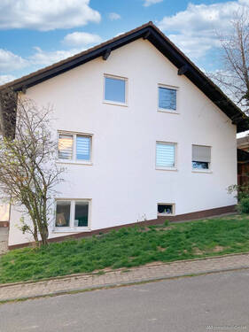 Bild 1 - Tolles Investmentobjekt. Mehrfamilienhaus in ruhiger Lage zu erwerben.