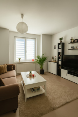 Wohnzimmer - Mit Einbauküche, bester Anbindung und Gartenmitbenutzung