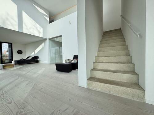 Erdgeschoss - Betontreppe... - 