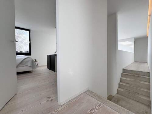 Obergeschoss - Flur mit Treppe... - 