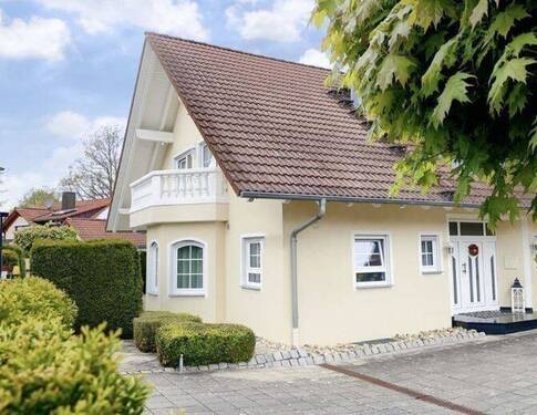 Vorderseite Haupthaus - 7 Zimmer Einfamilienhaus zum Kaufen in Haigerloch