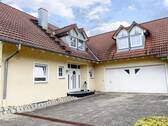 Haupthaus mit Nebenflügel - 7 Zimmer Einfamilienhaus in Haigerloch