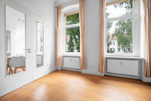 Glas-Flügeltüren - 2 Zimmer Etagenwohnung zum Kaufen in Berlin