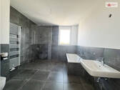 Bad mit Wanne - 