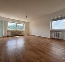 Geräumige, sonnige 5 Zimmer-Wohnung! - Esslingen am Neckar Mettingen