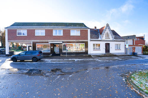 Vorderansicht - Mehrfamilienhaus, Wohnhaus in Neukirchen