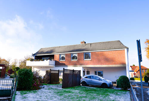 Seitenansicht - Mehrfamilienhaus, Wohnhaus mit 528,00 m&sup2; in Neukirchen zum Kaufen