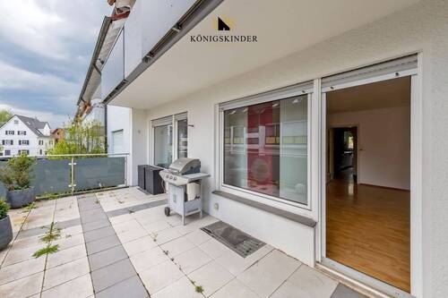 Terrasse - Stilvolle 3-Zi.-Wohnung mit großer Sonnenterrasse, EBK, Gartennutzung & Keller in bevorzugter Lage