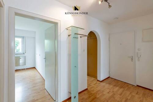 Diele - 3 Zimmer Etagenwohnung in Stuttgart / Degerloch