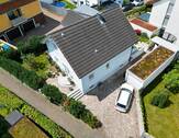 Draufsicht Garagenzufahrt - 6 Zimmer Einfamilienhaus zum Kaufen in Pforzheim