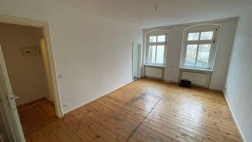 Wohnzimmer - *Freie, helle 1-Zi-Wohnung*nahe S-Ostkreuz*modernisiertes Gebäude*