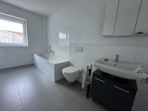 modernes Badezimmer - 