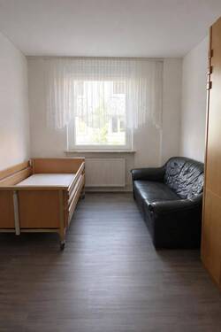 Wohnzimmer - Feudenheim! Gepflegte 2-Zimmer-Wohnung in bester Lage