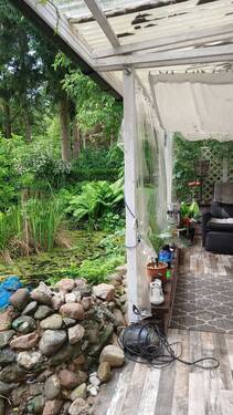 Sicht zur Terrasse am Teich - 