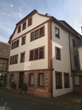 Bild 1 - Mitten in Erbach - Historisches Gebäude mit 6 Wohnungen