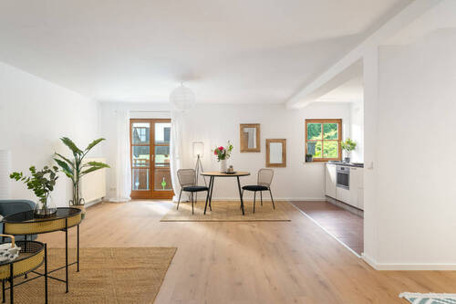 Großer Wohn- Essbereich - 2 Zimmer Etagenwohnung in Schleching