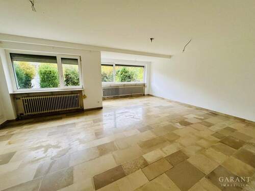 Wohnzimmer - 4 Zimmer Einfamilienhaus in Vaihingen an der Enz