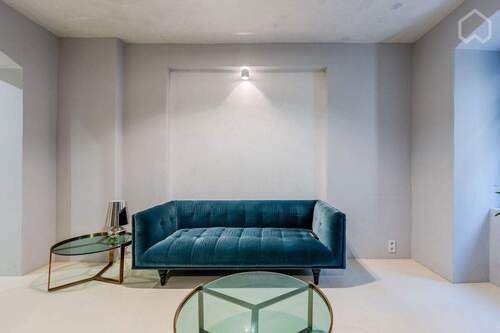 Bild 1 - Luxus-Studio in Mitte, Zentral gelegen, moderne Einrichtung mit Balkon.