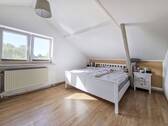 Schlafzimmer im Dachgeschoss - 