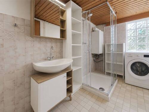 Badezimmer im Erdgeschoss - 
