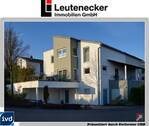 Hausansicht Nordost - Hochwertig und lichtdurchflutet: Stilvolles Haus mit Garten und Ausblick