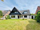 Hausansicht hinten - Zweifamilienhaus für Generationenwohnen oder Vermietung - mit Traumgrundstück in Meerbusch-Strümp