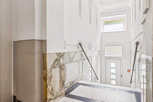 Eingangsbereich - 5 Zimmer Etagenwohnung zum Kaufen in Düsseldorf