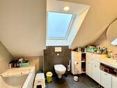 Badezimmer (1) - Etagenwohnung mit 64,50 m² in Aletshausen zum Kaufen