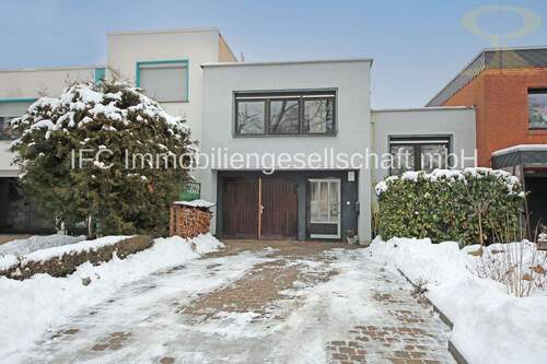 Hausansicht - Reihenhaus im Bauhausstil in Dessau-Ziebigk - Nähe Kornhaus