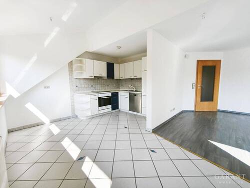 Essen / Küche - Sonnige Dachgeschoss-Wohnung mit Tiefgaragenplatz