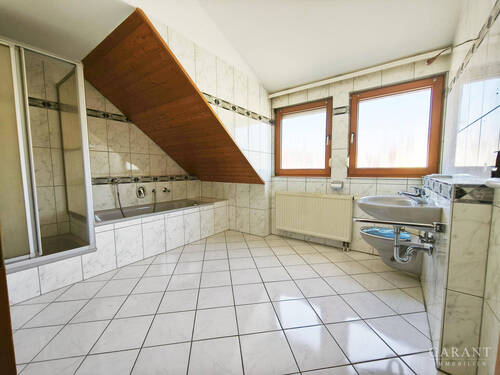 Badezimmer - 2 Zimmer Etagenwohnung in Loßburg