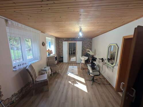 Friseur und Hobbyzimmer - 
