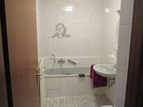 Bad - Etagenwohnung mit 57,30 m&sup2; in Langen zum Kaufen