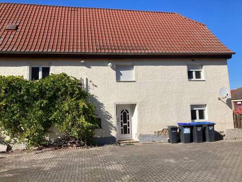 Hauseingang rechtes Gebäude - 