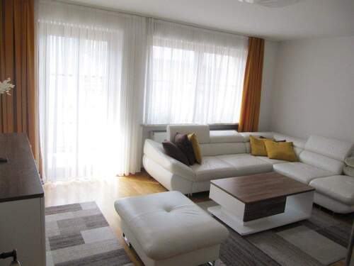 Wohnzimmer EG-Whg..JPG - Mehrfamilienhaus, Wohnhaus mit 186,00 m² in Mainburg zum Kaufen