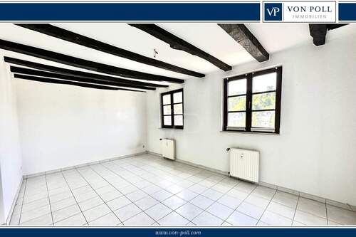 Titelbild - 3-Zimmer-Altbau mit Terrasse und Privatzugang