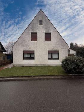 Vorderansicht - EinfamilienhausZweifamilienhaus zum sanieren in sehr attraktiver Lage von Lübbecke