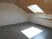 Zimmer im Dachgeschoss - 