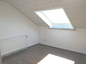 Zimmer im Dachgeschoss - 