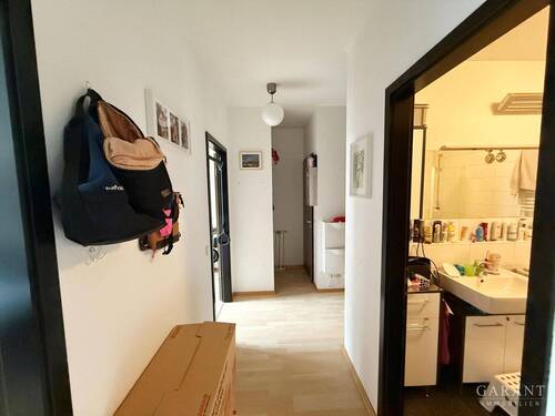 flur (1) - Etagenwohnung mit 95,00 m² in Stuttgart zur Miete