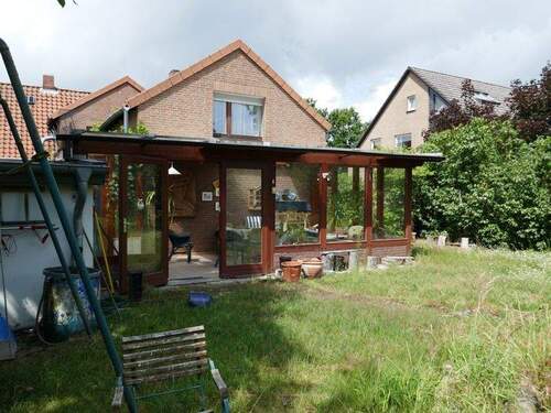 Westansicht - Wohnhaus für die große Familie - 390.000,00 EUR Kaufpreis, ca.  204,00 m² Wohnfläche