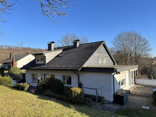Perspektive Ansicht Süd-West - 9 Zimmer Mehrfamilienhaus, Wohnhaus zum Kaufen in Siegen-Breitenbach
