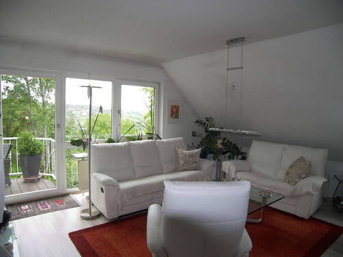 Wohnzimmer - Sonnige 2 Zi Wohnung Gerlingen Panoramastr. mit Balkon + Loggia